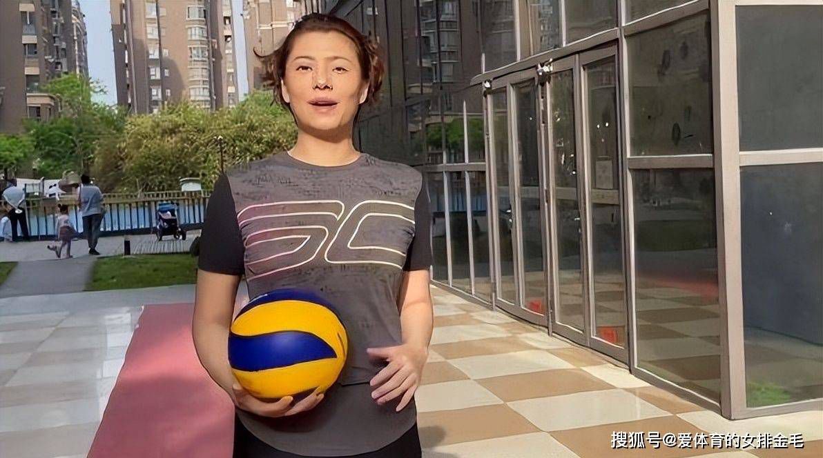 他是新生代导演中作品最多的一位，被美国《时代周刊》推选为21世纪世界百名青年领袖之一。